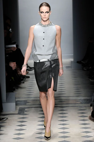 Look 13